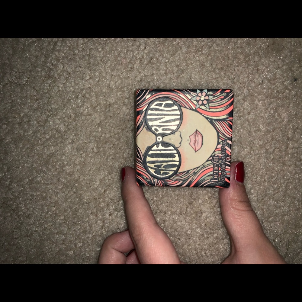blush - Picture 2 of 2